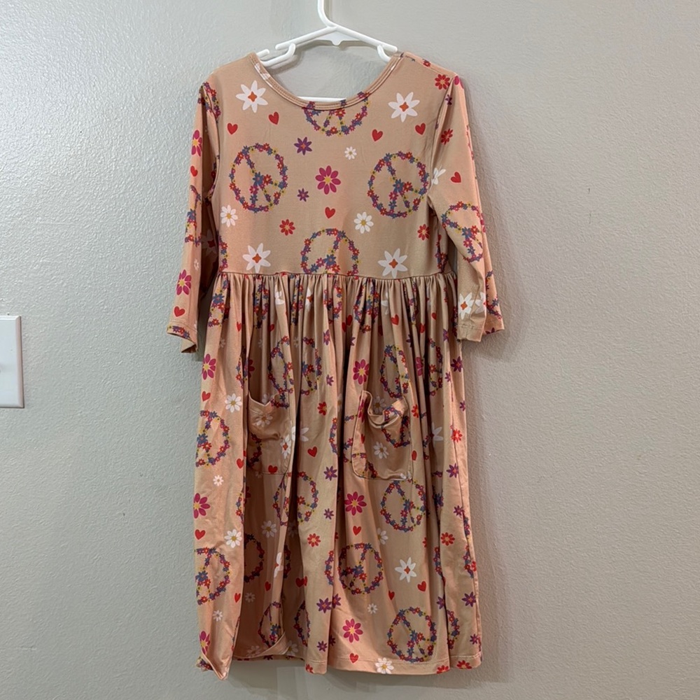 Dusty Pink with 3/4 Sleeves, Scoop Neck and pockets size 7/8 great for fall!